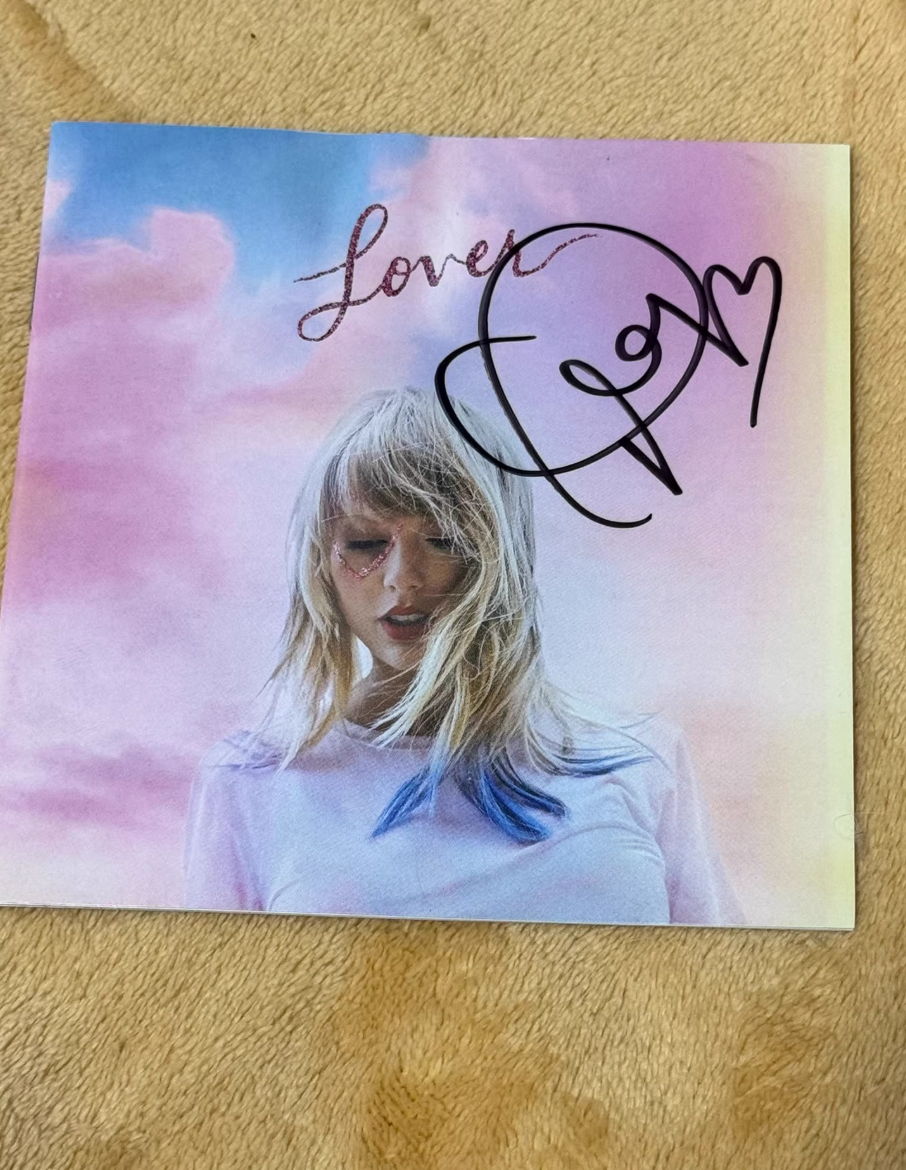 Taylor swift Ttpd signed cd with heart