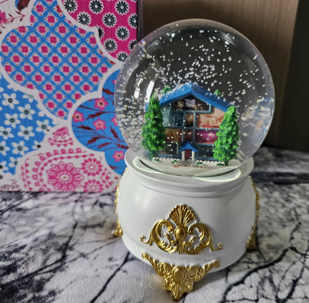 Taylor Swift Lover 2023 official music box snow globe (plays