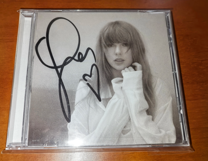 テイラースウィフト　taylor swift サインCD TTPD Taylor Swift - The Tortured Poets Department (TTPD) Autographed CD
