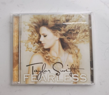 Taylor Swift – Fearless 2008 Target Exclusive CD + DVD Edition – URVC