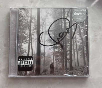 Taylor Swift – Folklore CD Signed