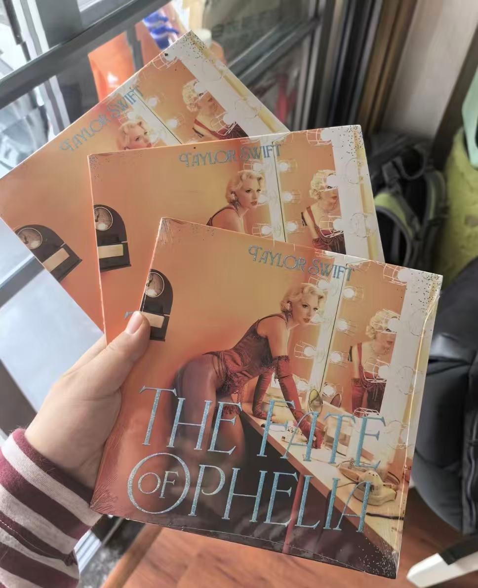 Taylor Swift – The Man 7" Vinyl Single (Official 7-Inch)