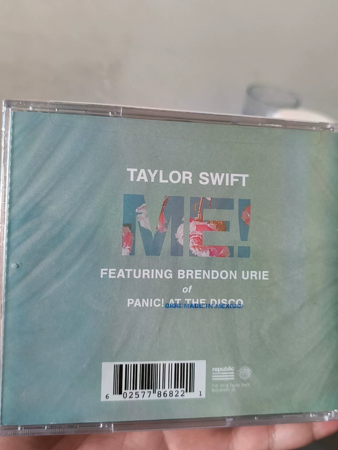 Taylor Swift Lover Heart-Signed Lyric Book + Sealed ME! CD Collector Bundle