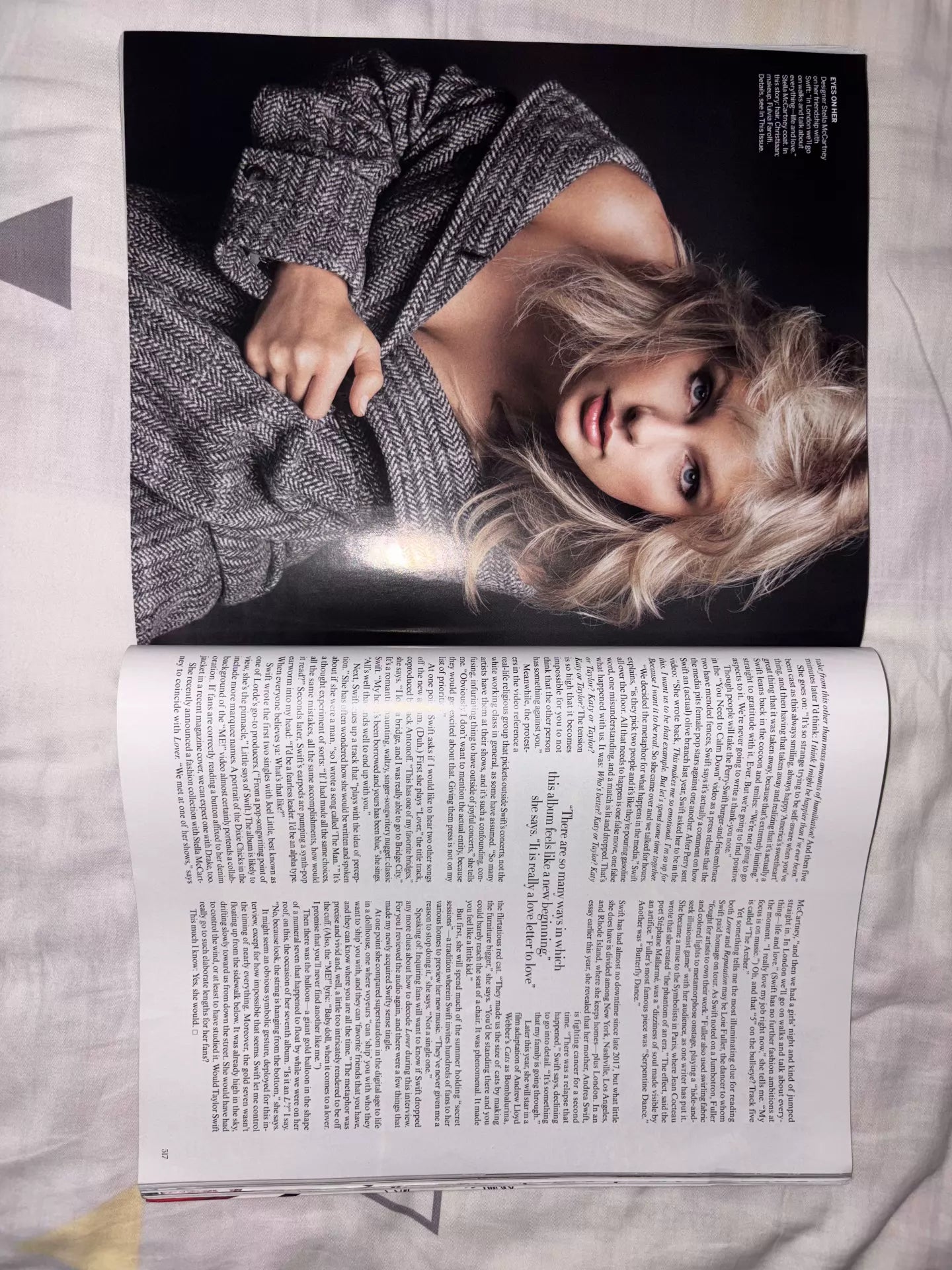 Taylor Swift — Vogue US September 2019 Magazine — Complete, Minor Cover Wear