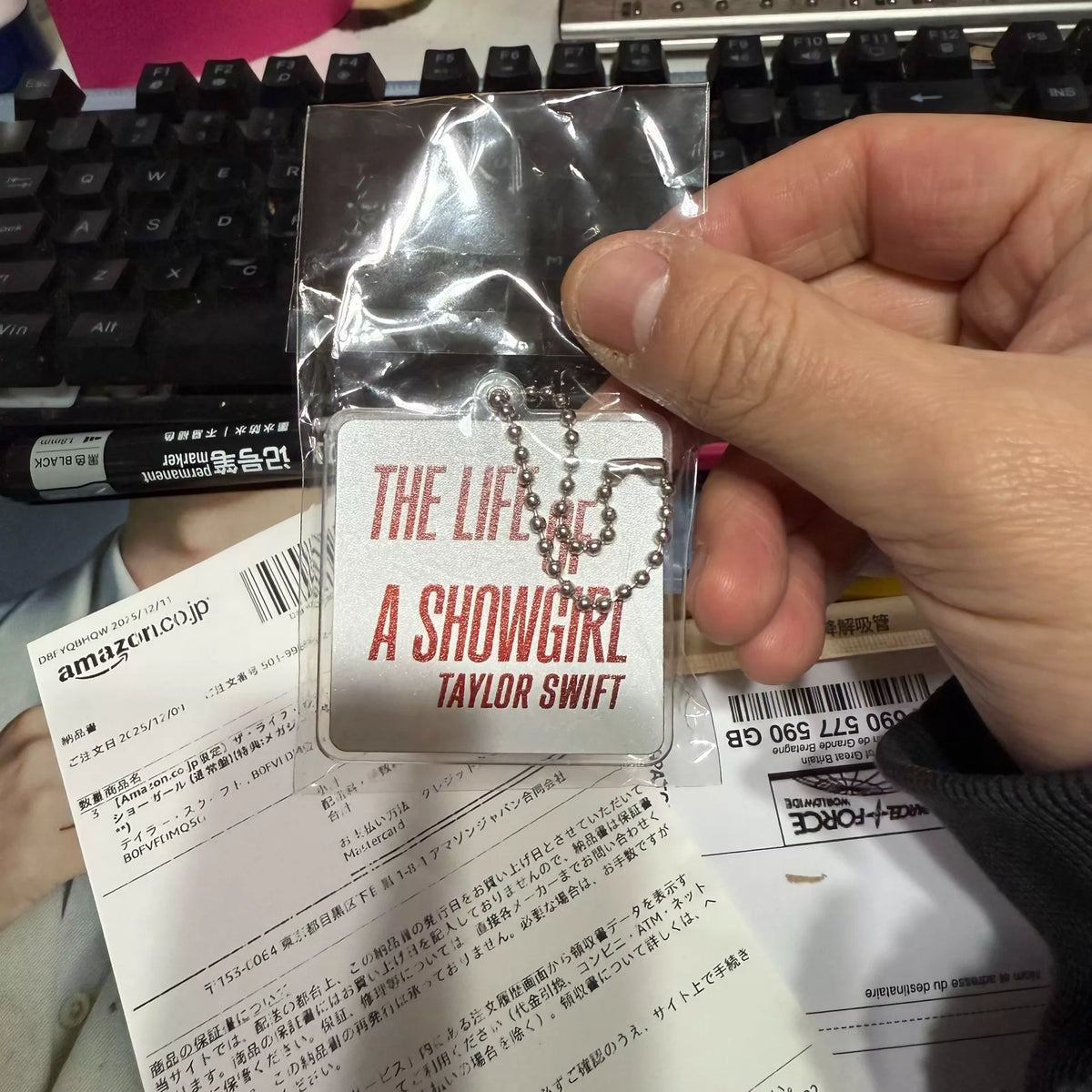 Taylor Swift – The Life of a Showgirl – Japanese Limited CD with HMV Keychain