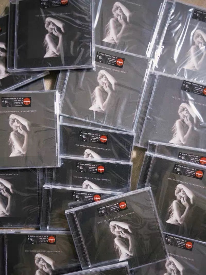 Taylor Swift – TTPD – The Black Dog, Target CD, Cracked Case