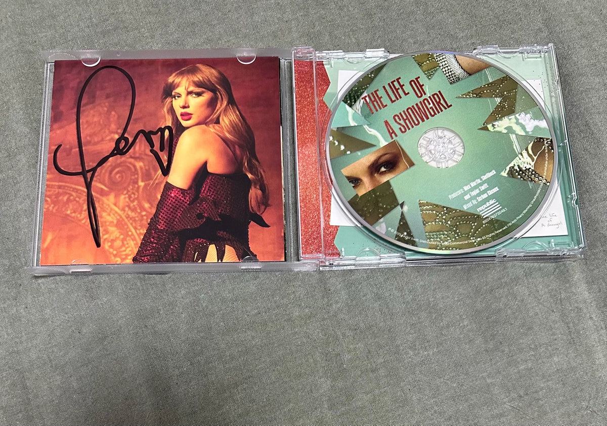 Taylor Swift – The Life of a Showgirl – Signed CD, Cover 3, No Hype Sticker