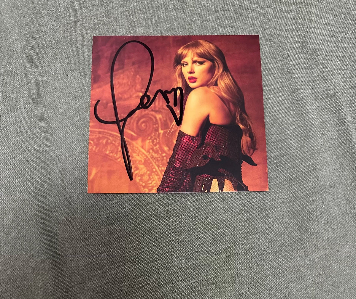 Taylor Swift – The Life of a Showgirl – Signed CD, Cover 3, No Hype Sticker