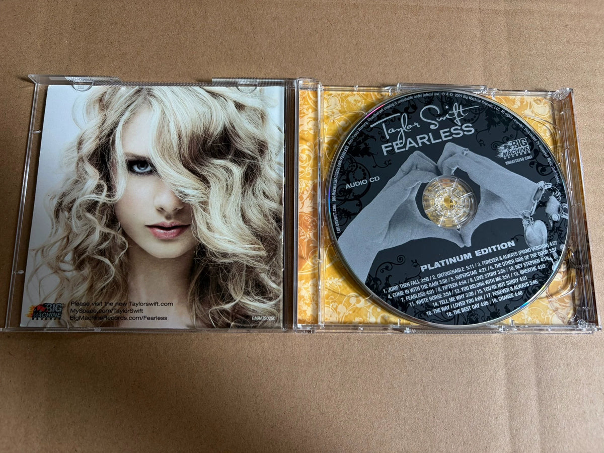Taylor Swift – Fearless Platinum Edition – Target CD + DVD