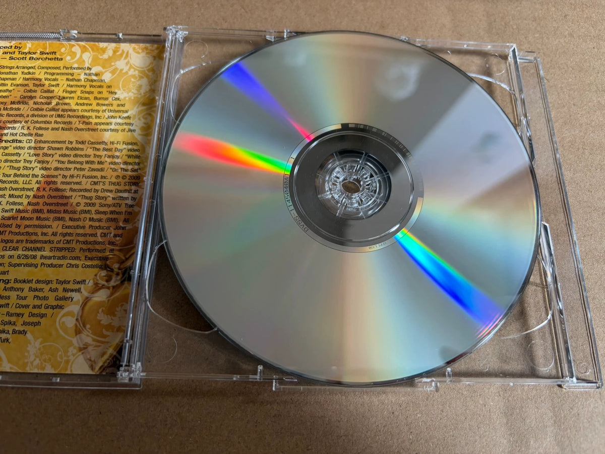 Taylor Swift – Fearless Platinum Edition – Target CD + DVD