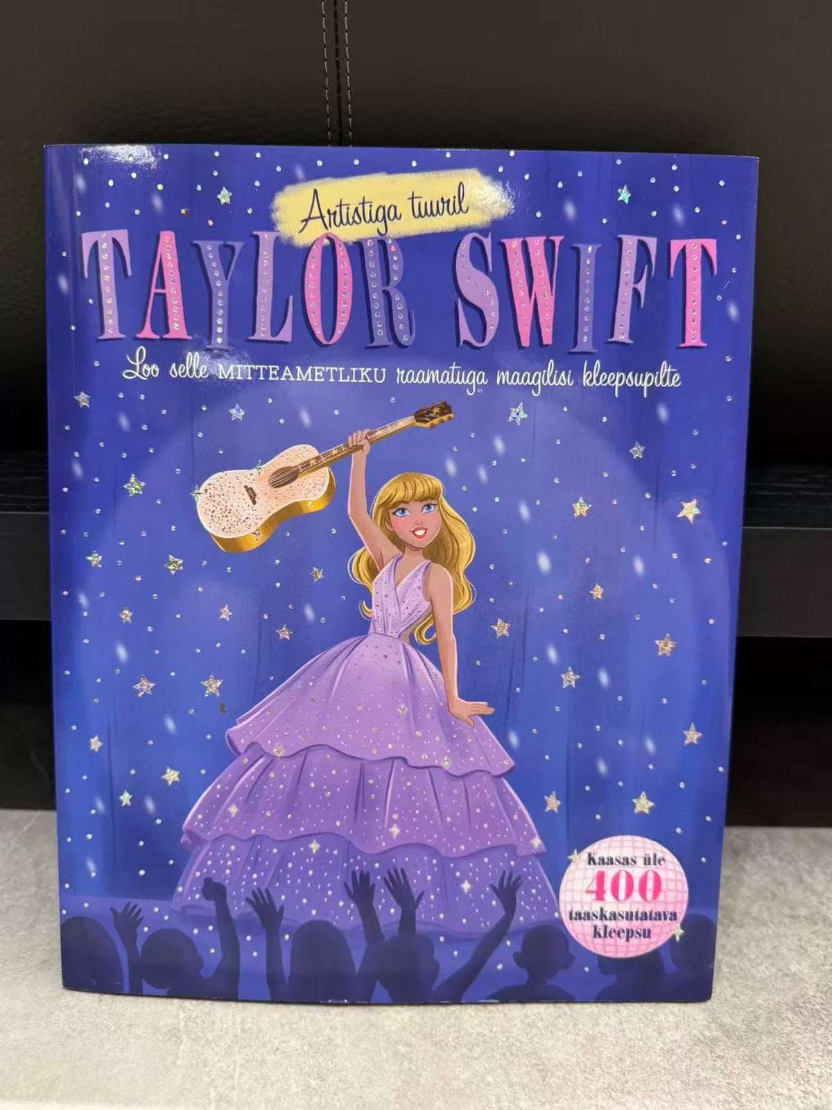 Taylor Swift – Bejeweled Sticker Activity Book