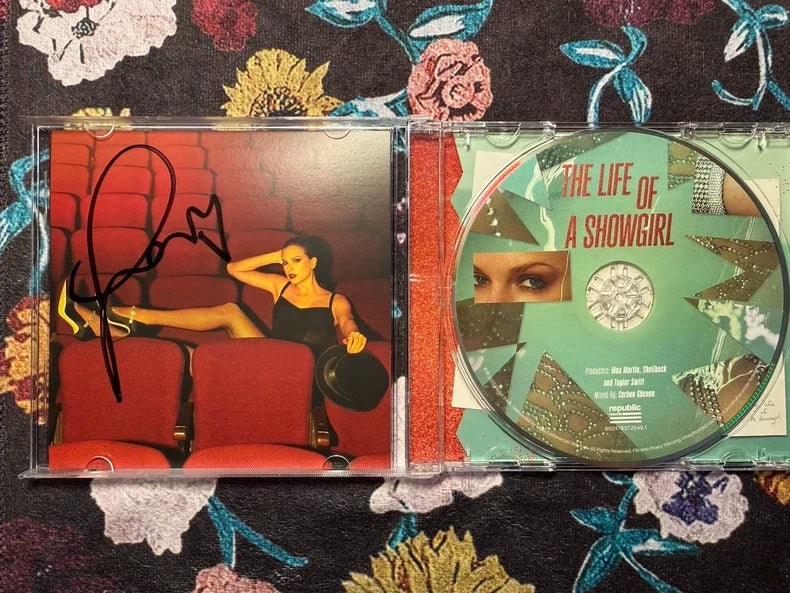 Taylor Swift – The Life of a Showgirl – Signed CD, Photo 3