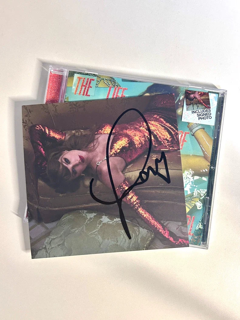 Taylor Swift – The Life of a Showgirl – US Signed CD