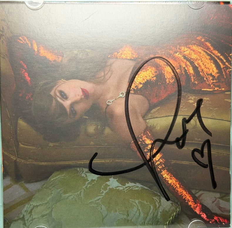 Taylor Swift – The Life of a Showgirl – Signed CD, Photo 2 with Heart
