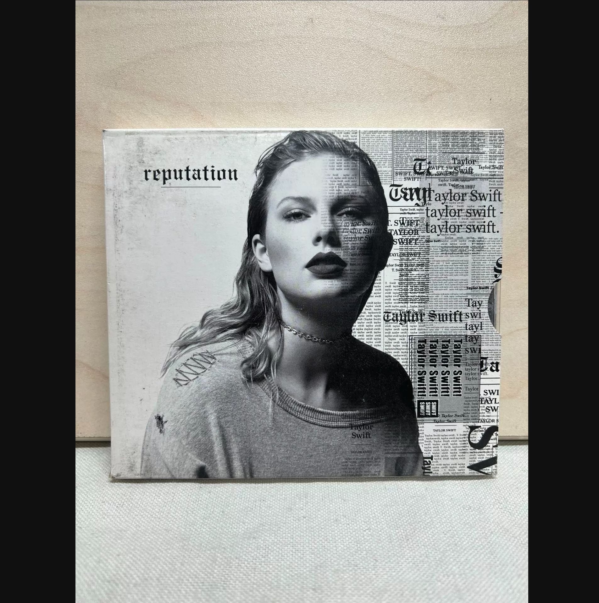 Taylor Swift – Reputation CD Hong Kong Edition — Pre-Owned, Complete
