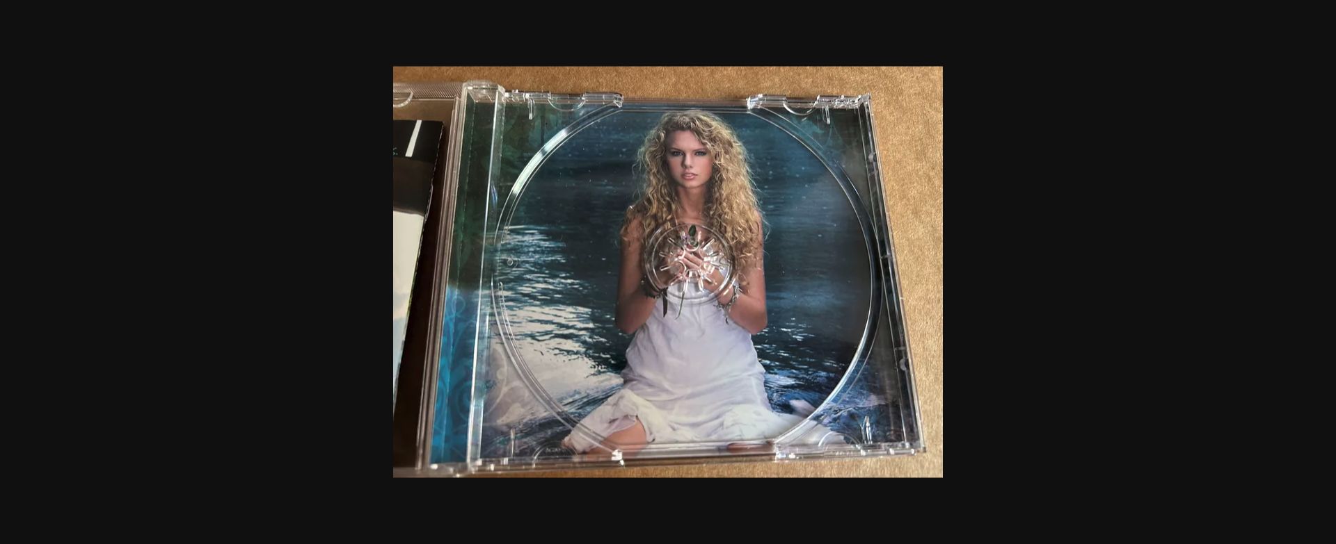 Taylor Swift – Debut US First-Press 11-Track CD — Pre-Owned