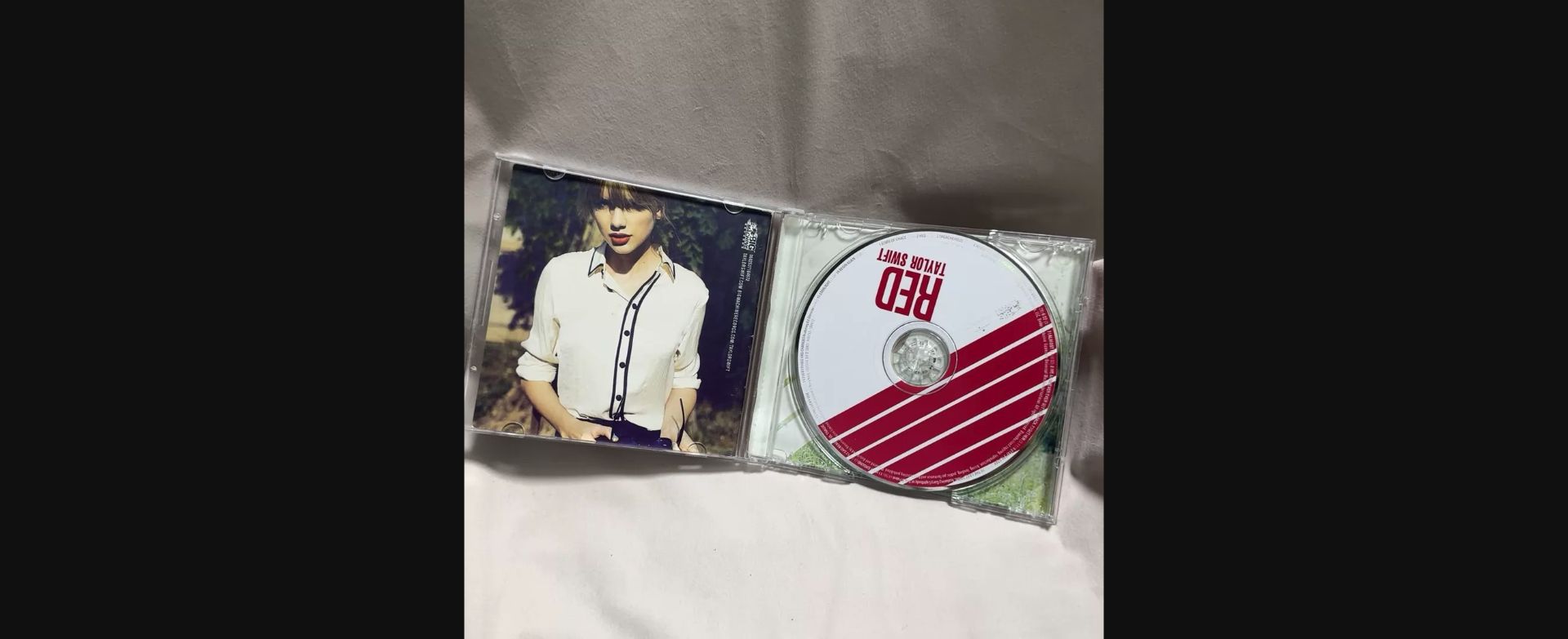 Taylor Swift – Red 16-Track CD — Pre-Owned