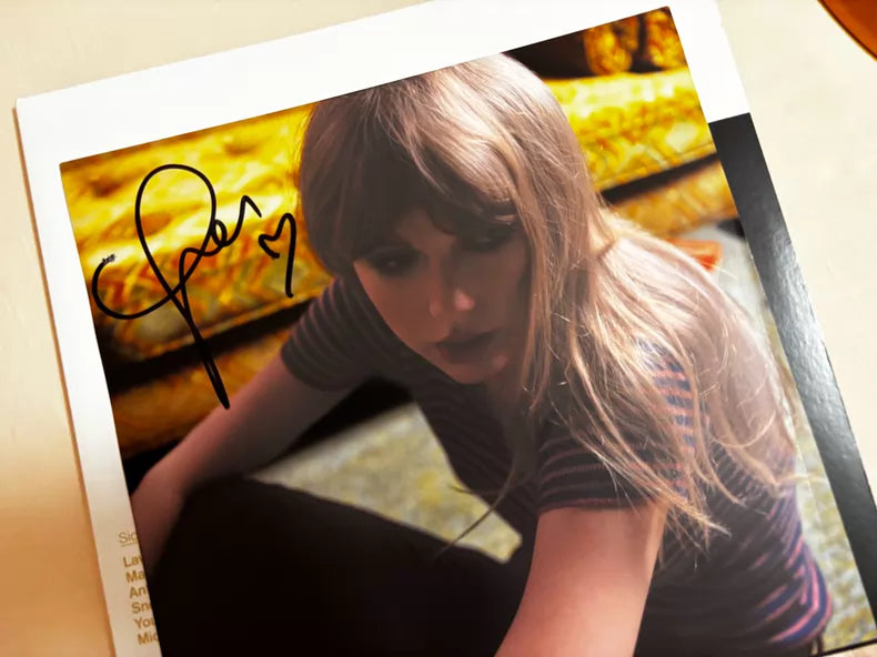 Taylor Swift – Midnights – Mahogany Vinyl LP with Signed Photo and Heart — original item photo