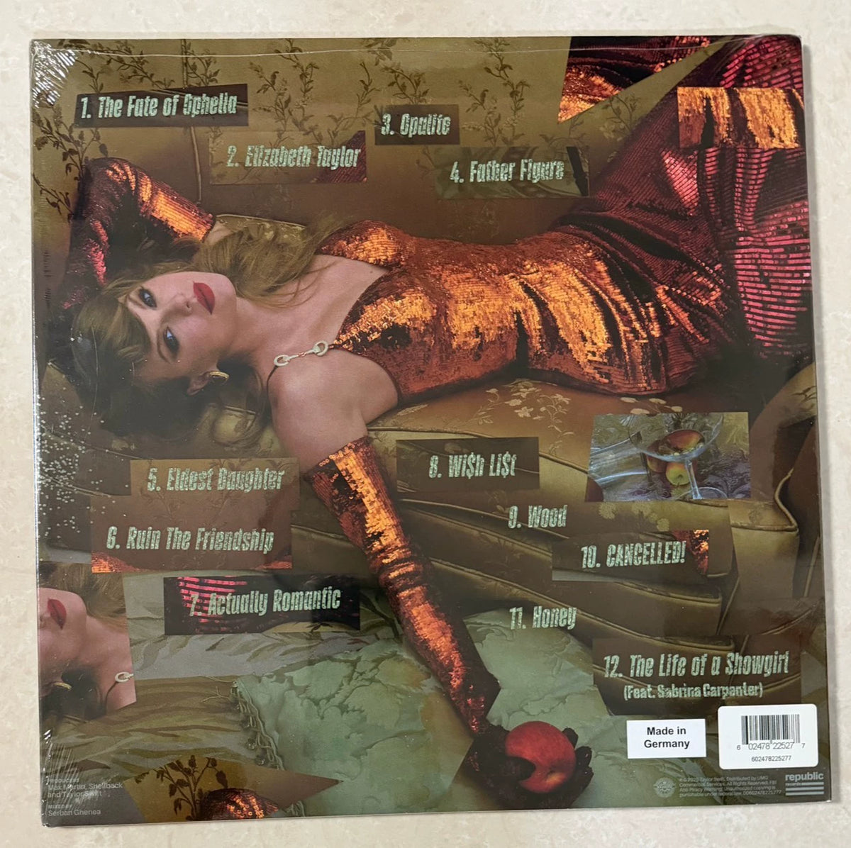 Taylor Swift – The Life of a Showgirl – Green Marble Vinyl, Sealed — actual copy