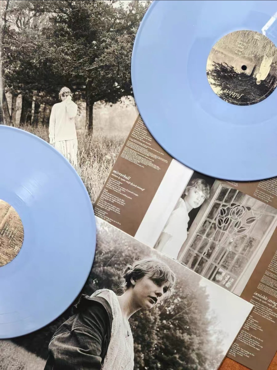 Taylor Swift – Folklore “In The Trees” Edition Light Blue 2LP Vinyl EU Pressing (Opened, Complete)