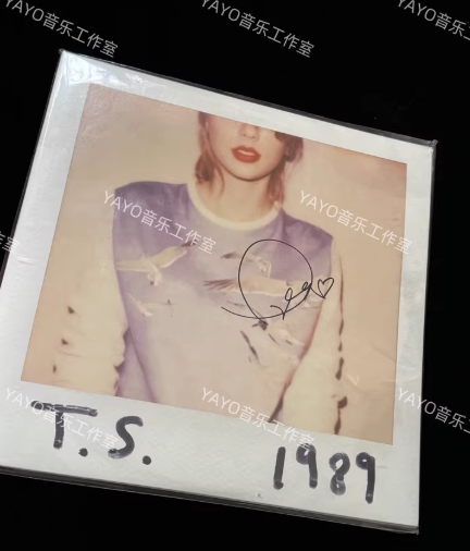Taylor Swift Signed 1989 Black Vinyl LP