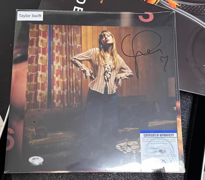 Taylor Swift Signed Black Vinyl (PSA Certified, European Edition)