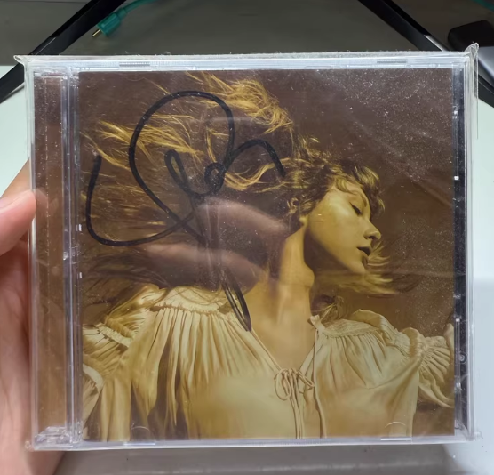 Taylor Swift Fearless (Taylor's Version) CD – Signed Edition