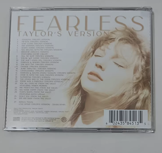 Taylor Swift《Fearless 無畏》專輯美版親筆簽名CD