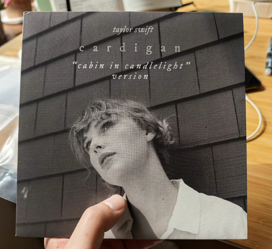Taylor Swift - cabin in candlelight (7-Inch White Vinyl)