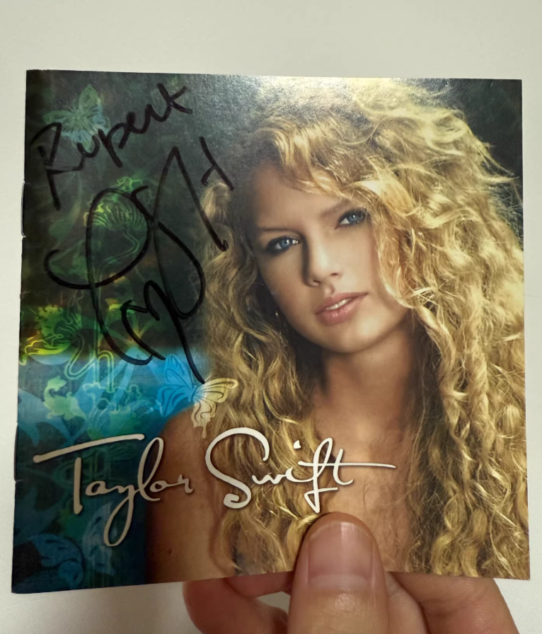 Taylor Swift - Self-Titled Debut Album Signed Edition (Early TST + Heart Signature)