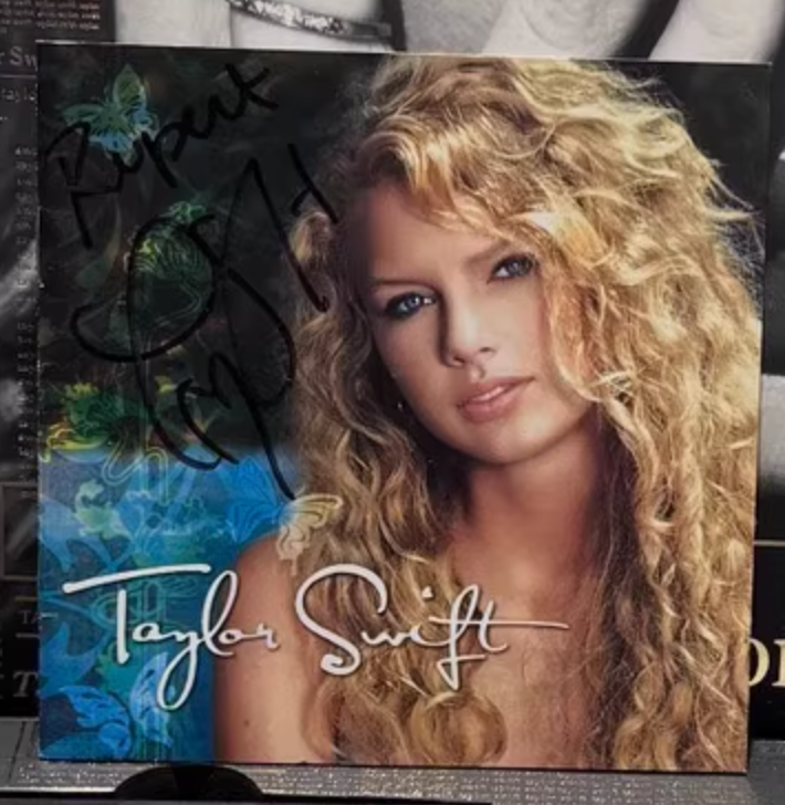Taylor Swift - Self-Titled Debut Album Signed Edition (Early TST + Heart Signature)