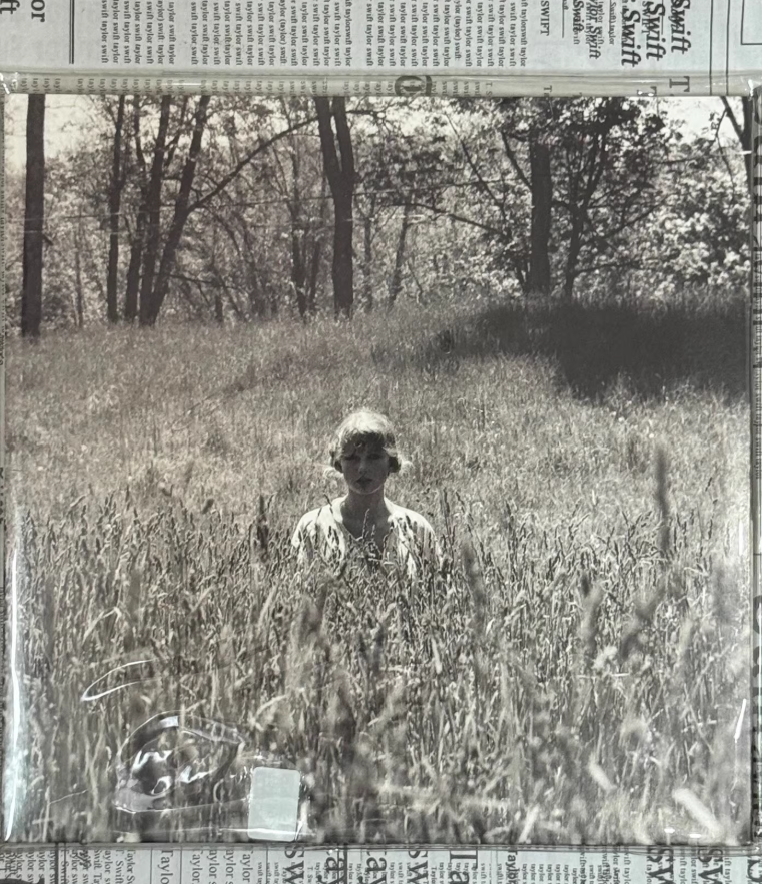 Taylor Swift - folklore (Hybrid Edition: Version 2 Cover with V2 + V4 Translucent Vinyl, US)