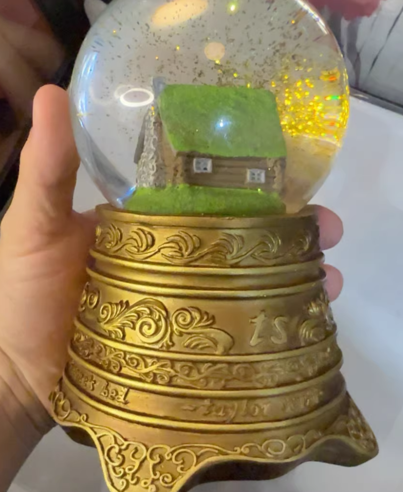 Taylor Swift - Folklore Cabin Snow Globe (Official Merch, Plays "cardigan")