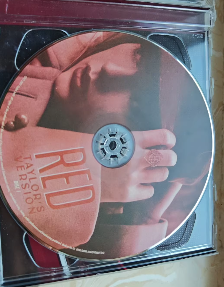 Taylor Swift - Red (Taylor’s Version) CD (US Edition, Re-cased, With Extras)