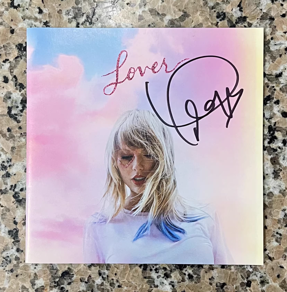 Taylor Swift Lover signed booklet (heart signature, no CD)
