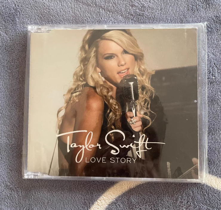 Taylor Swift Love Story Australia CD single (VG+, actual product shown)