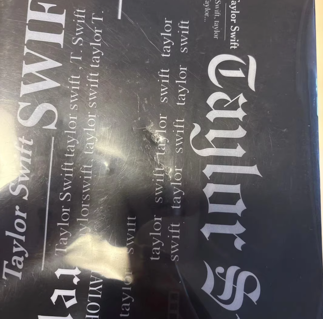 Taylor Swift Reputation Stadium Tour Tokyo exclusive folder (minor flaw, barely visible)