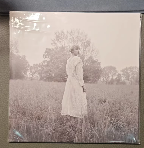 Taylor Swift folklore CD Set – US & Chinese Editions with Bonus Model