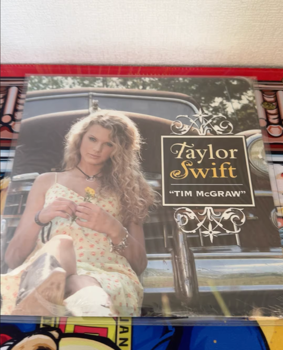 Taylor Swift Self-Titled 7" Bundle! Hand-numbered limited 4000 each - white, black, grey, clear green, purple! All sealed! 🎸✨