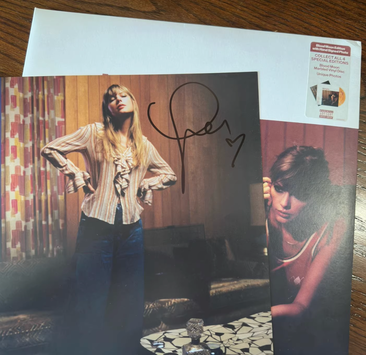 Taylor Swift – Midnights (Indie Exclusive Heart-Signed Print + Red Vinyl LP)