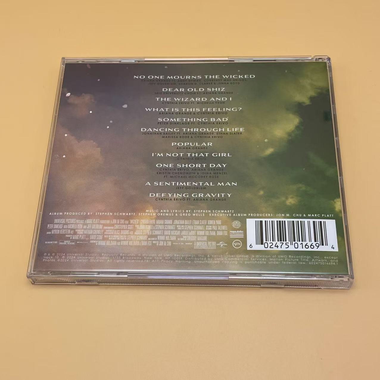 Wicked_Signed_CD_Ariana_Grande_Cynthia_Erivo