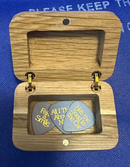 Taylor Swift Self Titled Guitar Pick Set Wood Case New Sealed