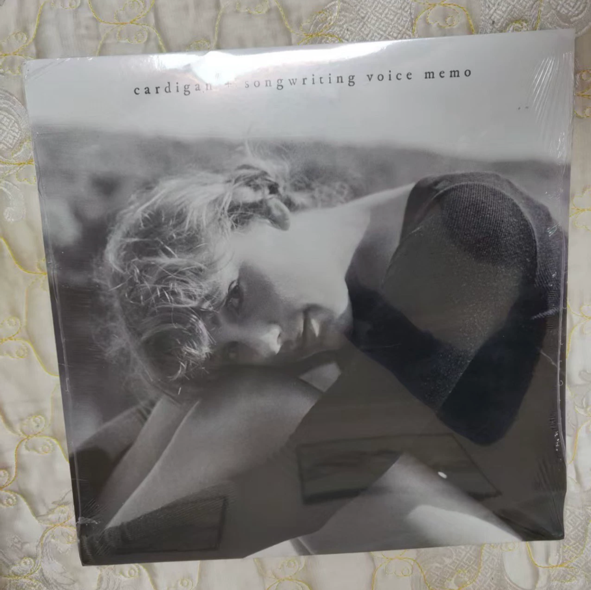 Taylor Swift – Cardigan Gold Vinyl 12" Single Sealed M/VG+