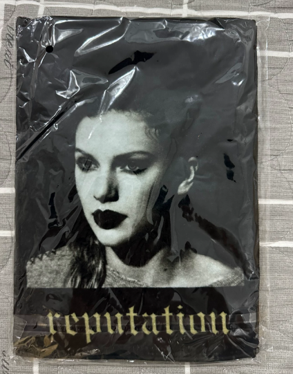 Taylor Swift – Reputation Tour Towel Official Merch Sealed