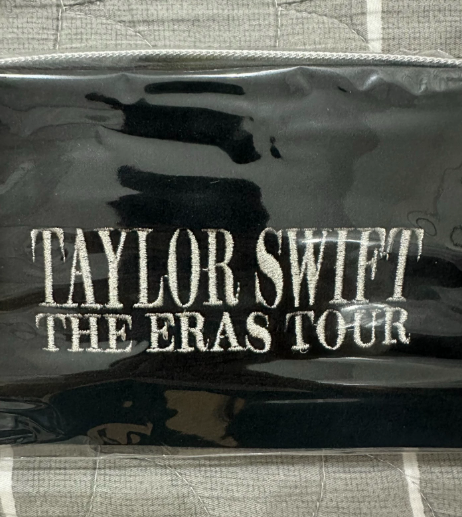 Taylor Swift – The Eras Tour Velvet Cosmetic Pouch Official Merch Sealed