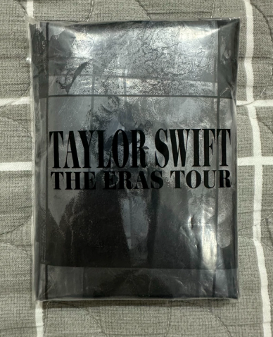 Taylor Swift – The Eras Tour Poncho Official Merch Raincoat Sealed