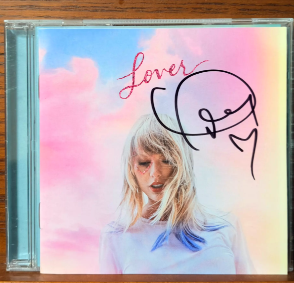 Taylor Swift – Lover Signed CD Heart Signature Insert ME! CD