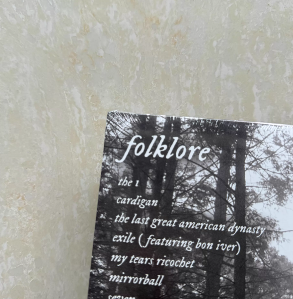 Taylor Swift – Folklore Hide And Seek Variant 2LP Black Vinyl EU Press Sealed Corner Ding
