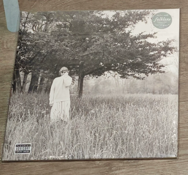Taylor Swift – Folklore Betty’s Garden Variant 2LP Colored Vinyl Sealed