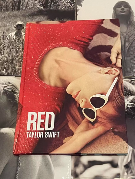 Taylor Swift – RED Photo Book Limited Edition New